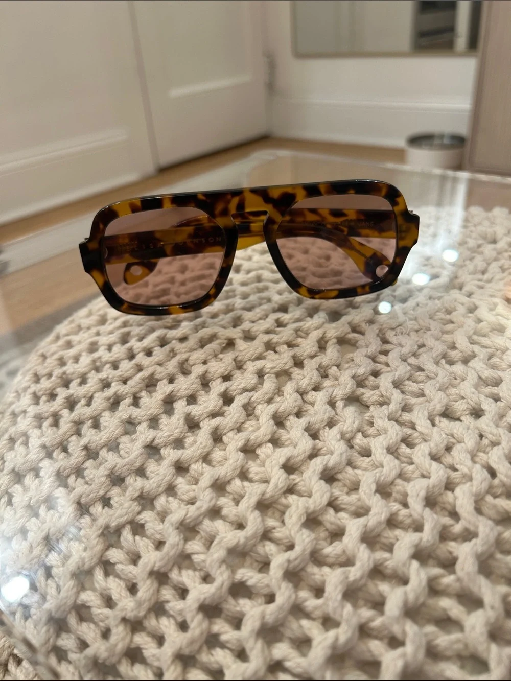 Tortoiseshell Women's Sunglasses with Pink Lenses - Picture 4 of 4